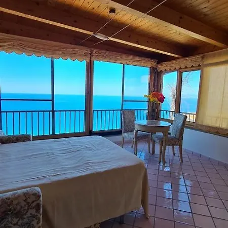 Bed & Breakfast Luce Paradise *