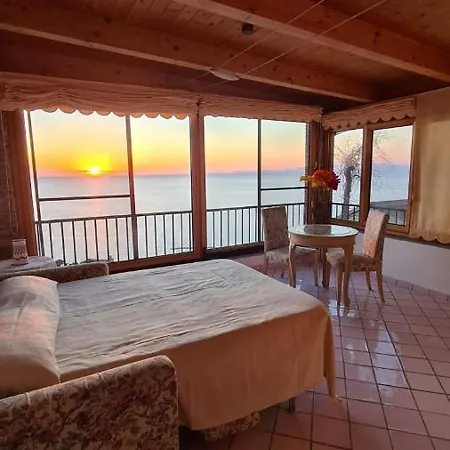 Luce Paradise