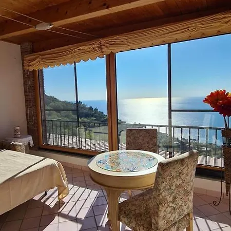Luce Paradise Bed & Breakfast